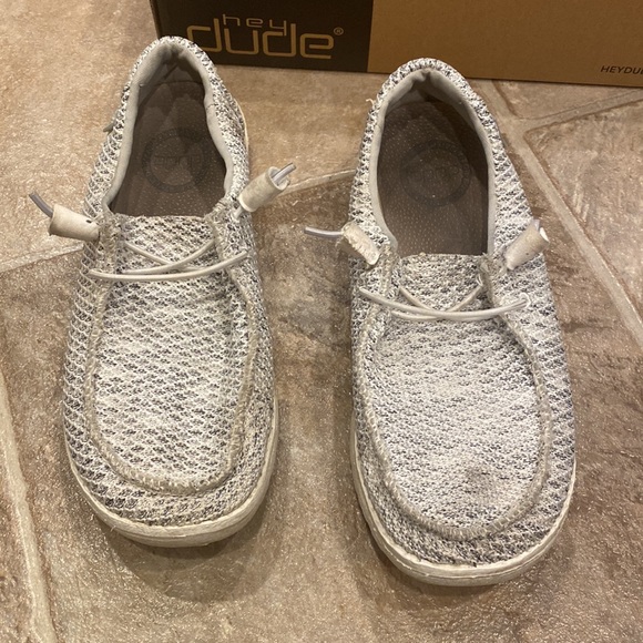 Hey dudes. Size 7. White and Grey. Slightly worn. - Picture 5 of 5